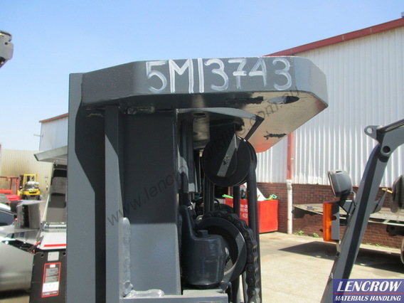 容器使用三菱叉车2500公斤